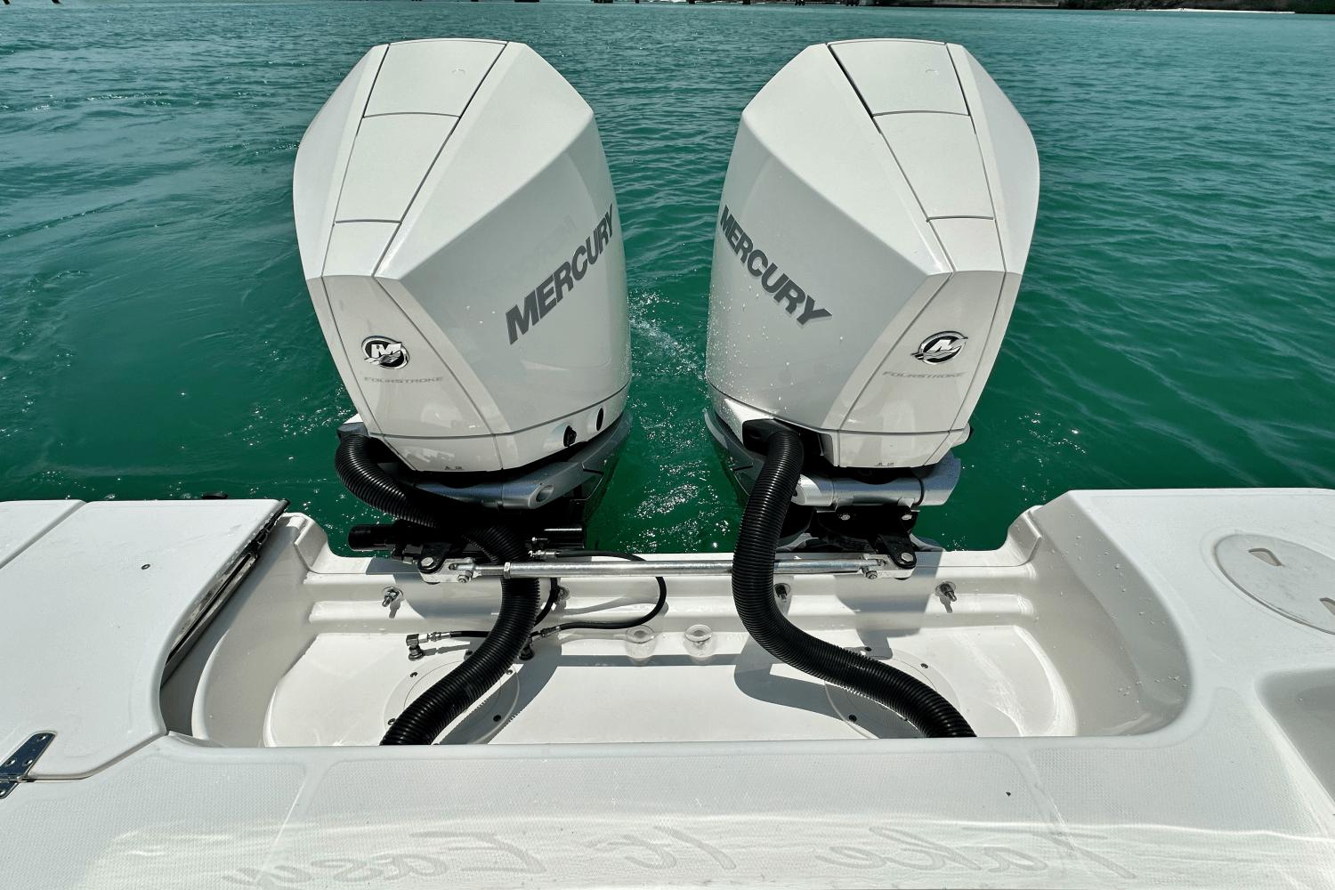 2020-boston-whaler-280-outrage-power-9794225-978346150-0-160520250834-46