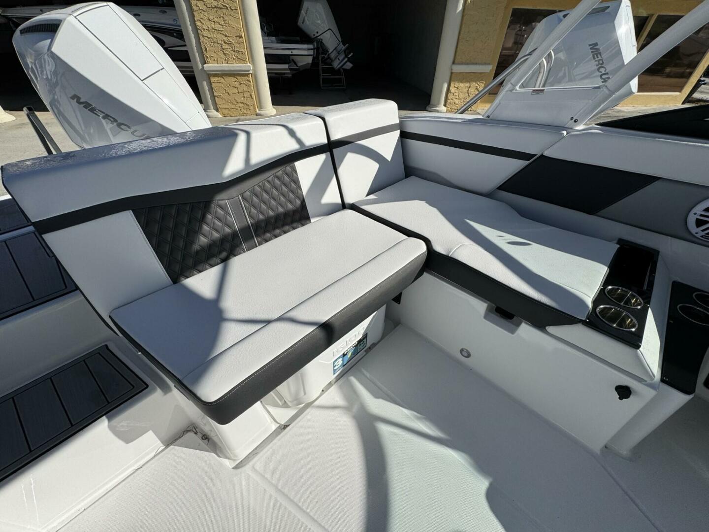 2024 Monterey M225-5