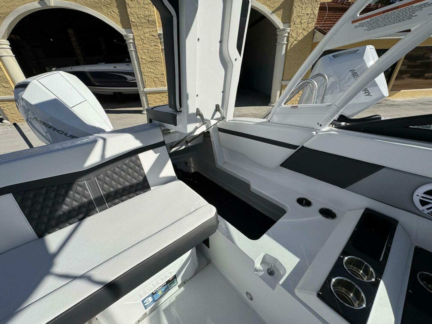 2024 Monterey M225-8