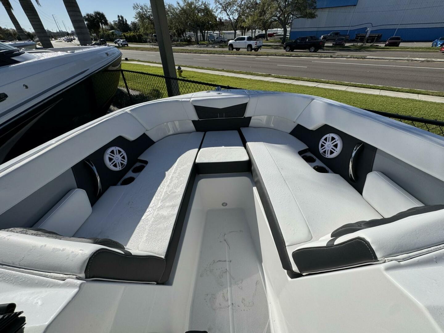 2024 Monterey M225-10