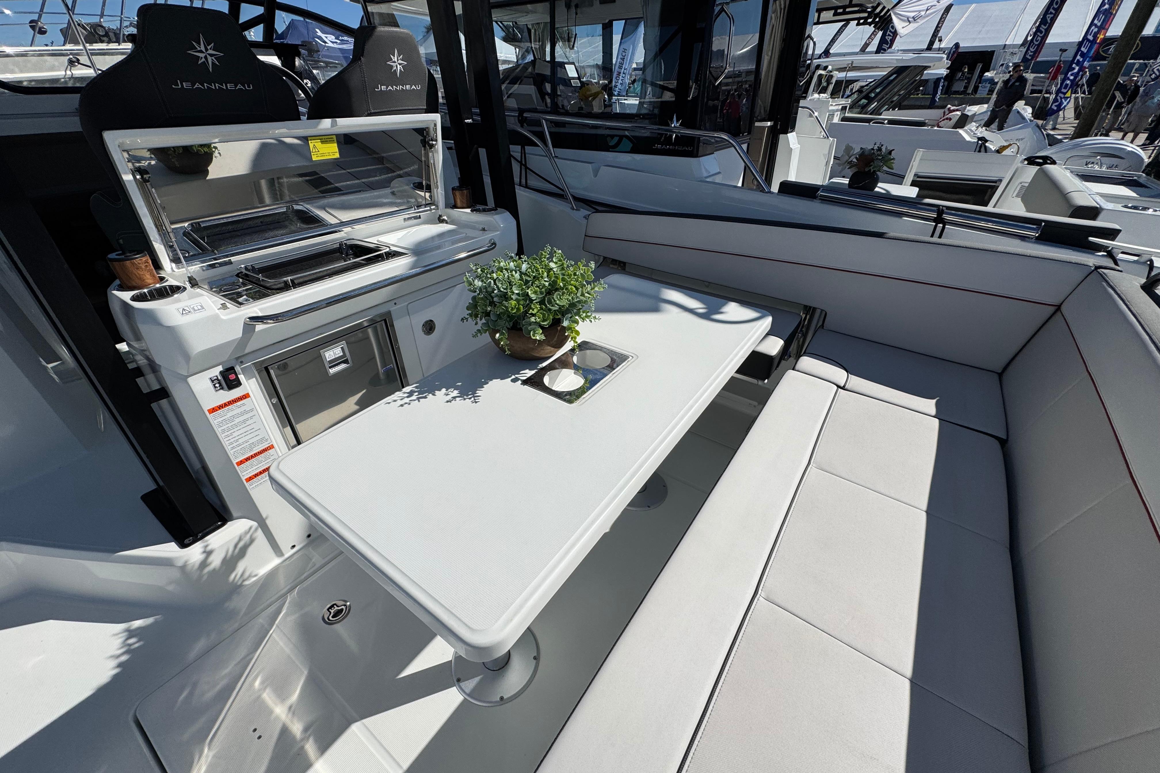 2024 Jeanneau Leader 9.0 WA Series 2-5