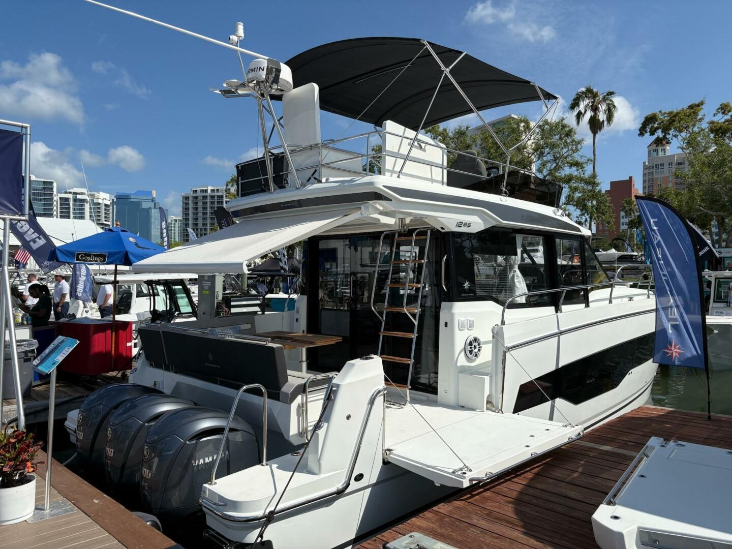 2025 Jeanneau 1295 FLY-3