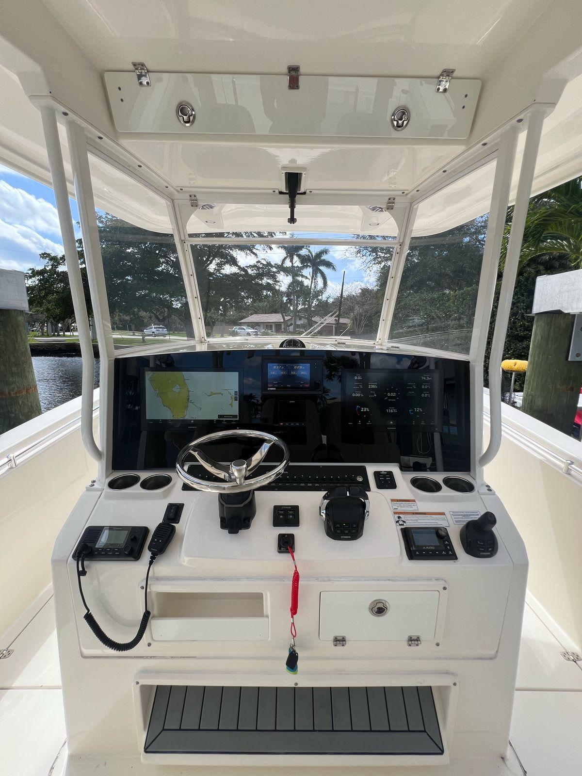 2020-cobia-350-power-9714229-20250313071823491-1_XLARGE