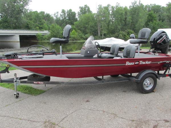 2021 Tracker Boats boat for sale, model of the boat is CLASSIC XL & Image # 1 of 11