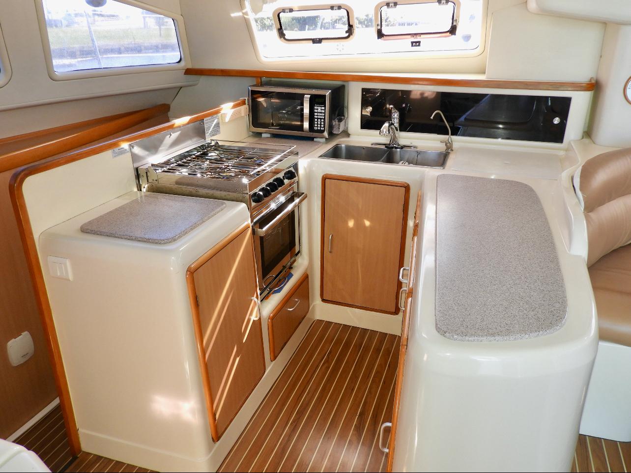 47' Leopard, Listing Number 100916591, - Photo No. 43