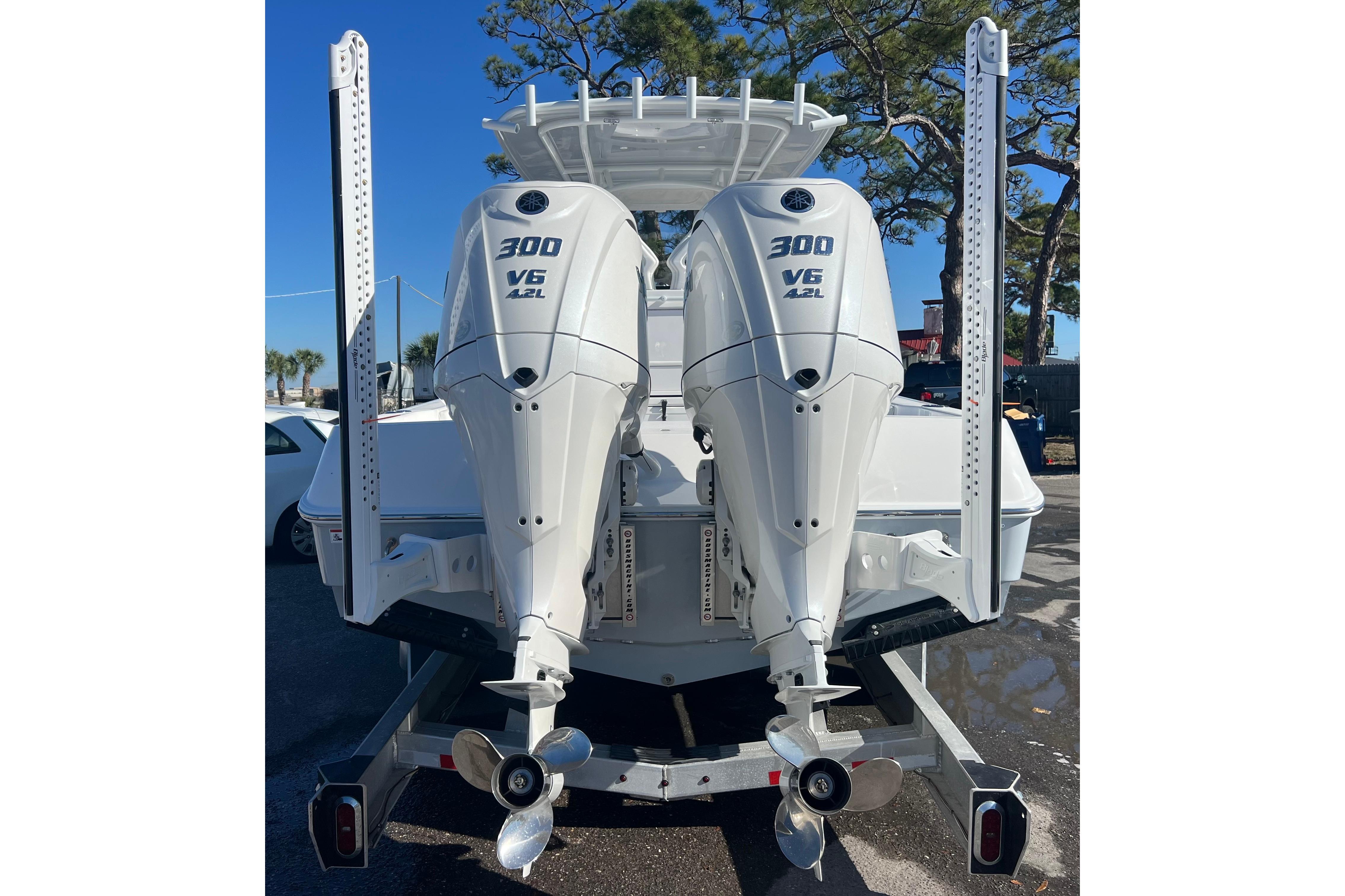 2026 Contender 29 Bay-8