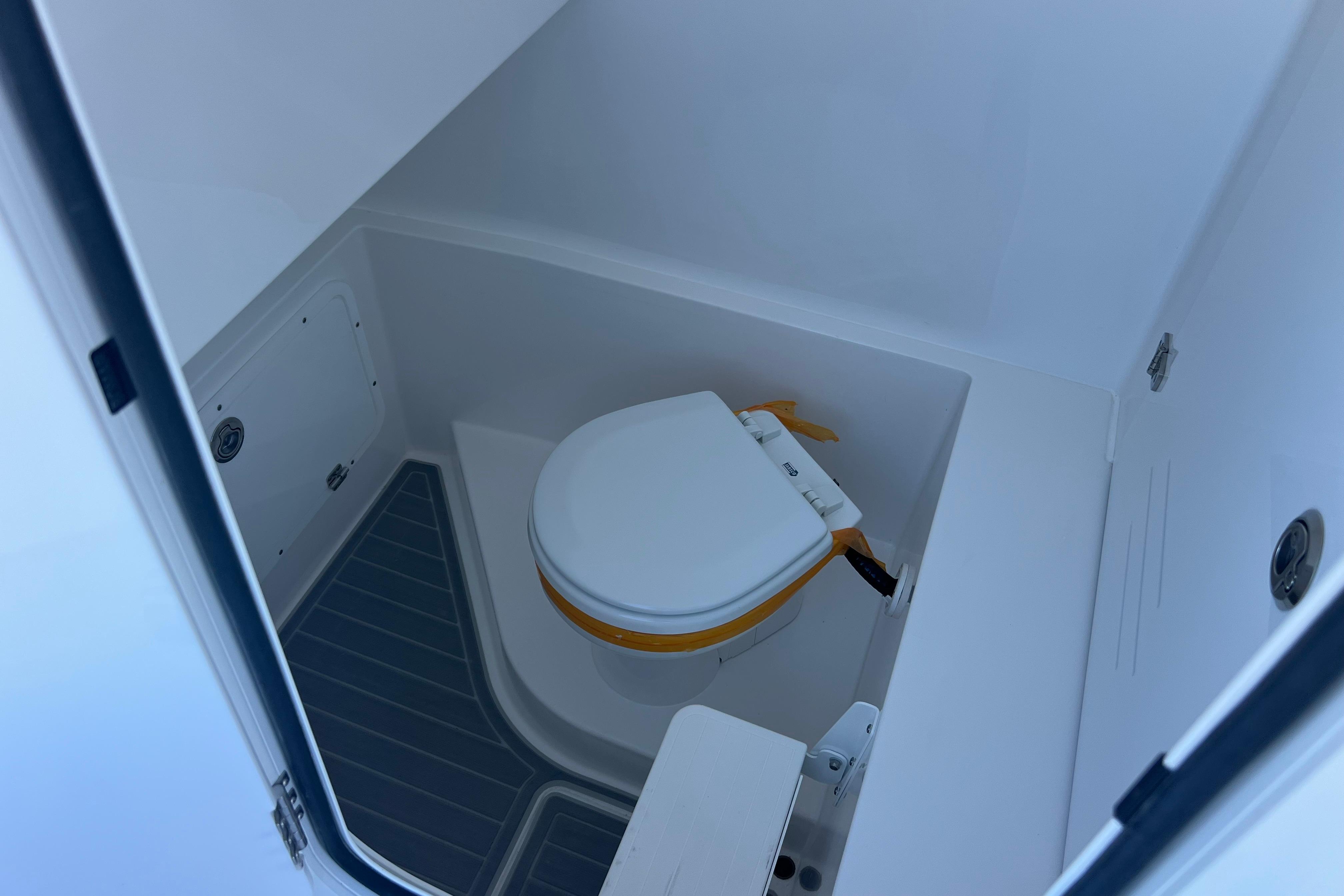 2026 Contender 29 Bay-20