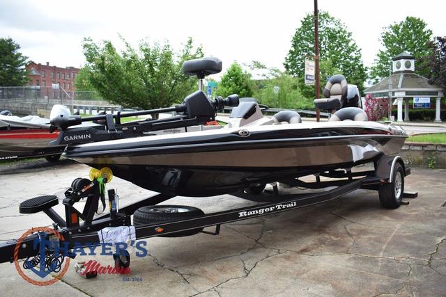 2025 Ranger Z185 boat on trailer, featuring Garmin equipment, parked outdoors.