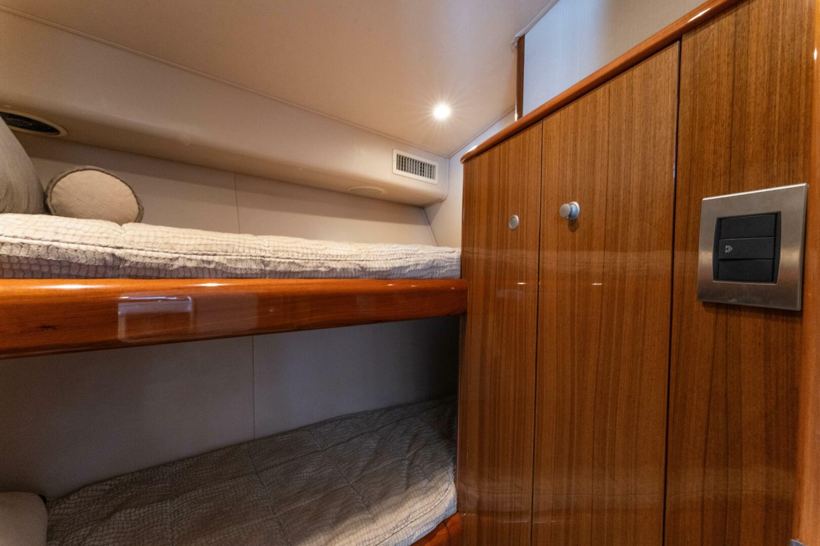 2009 Viking 45 
