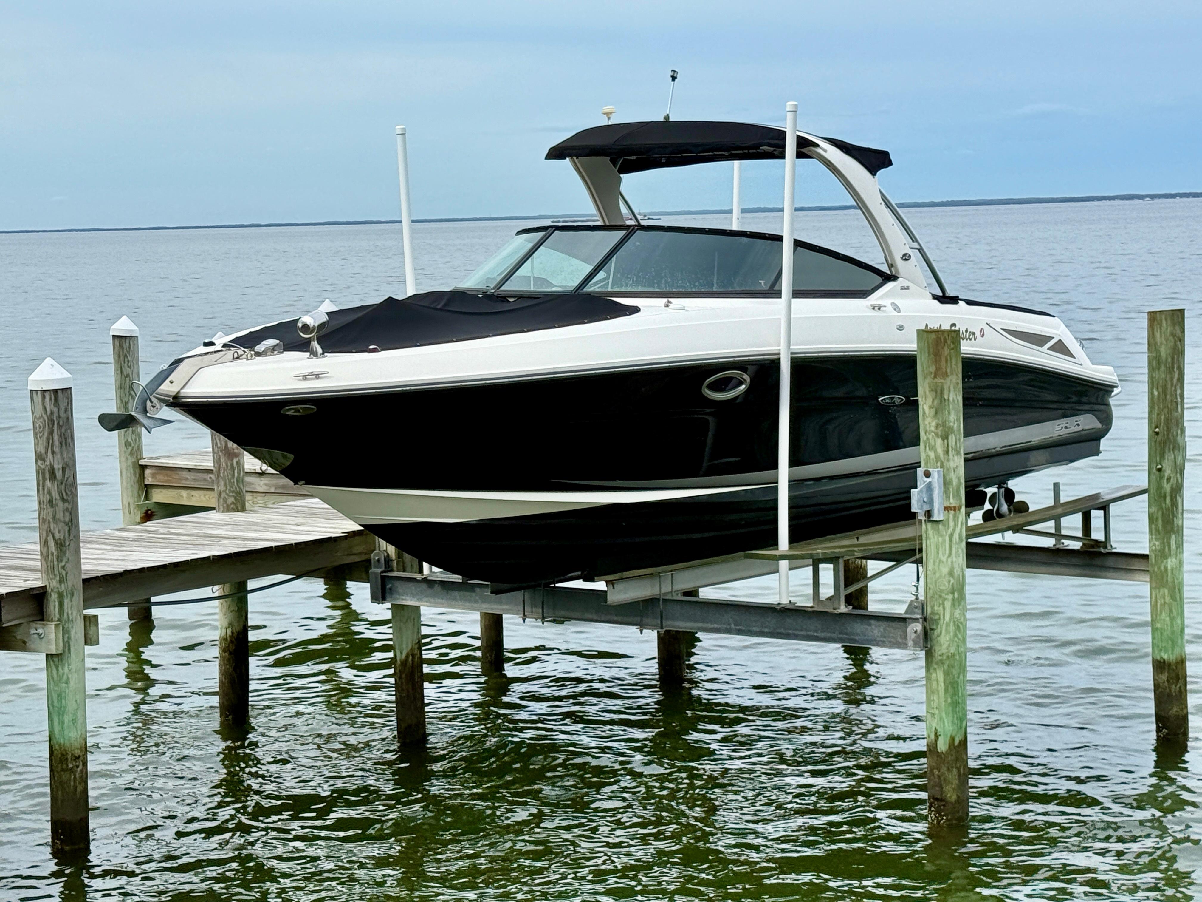2010 Sea Ray 300 SLX