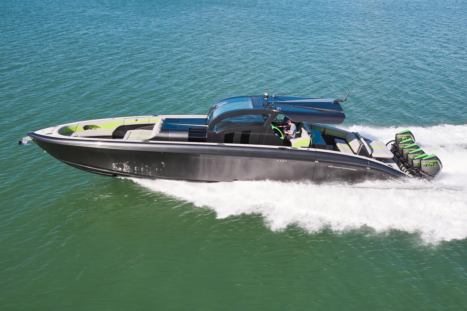 2023 Midnight Express 52 