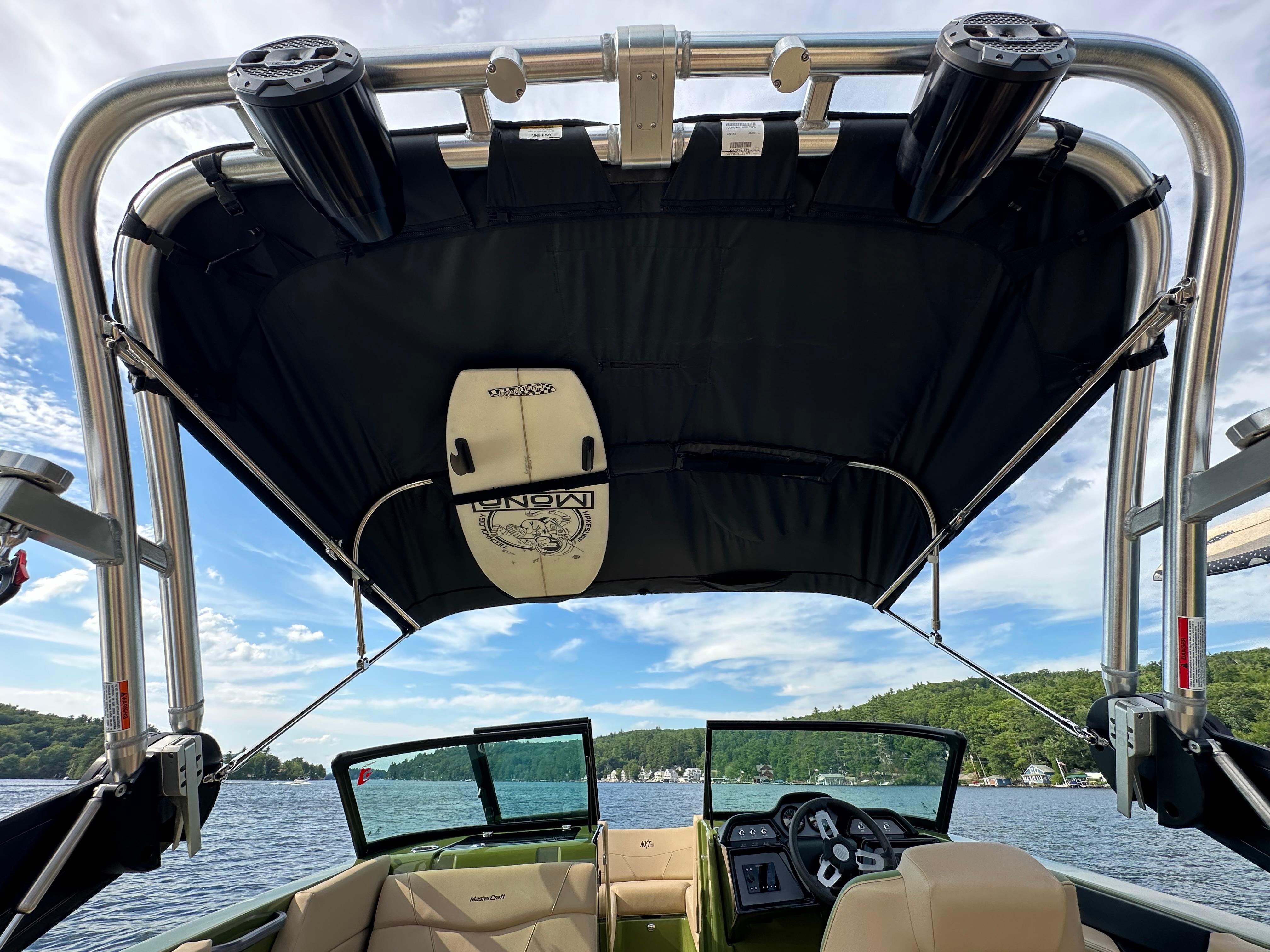 2023 MasterCraft NXT 22