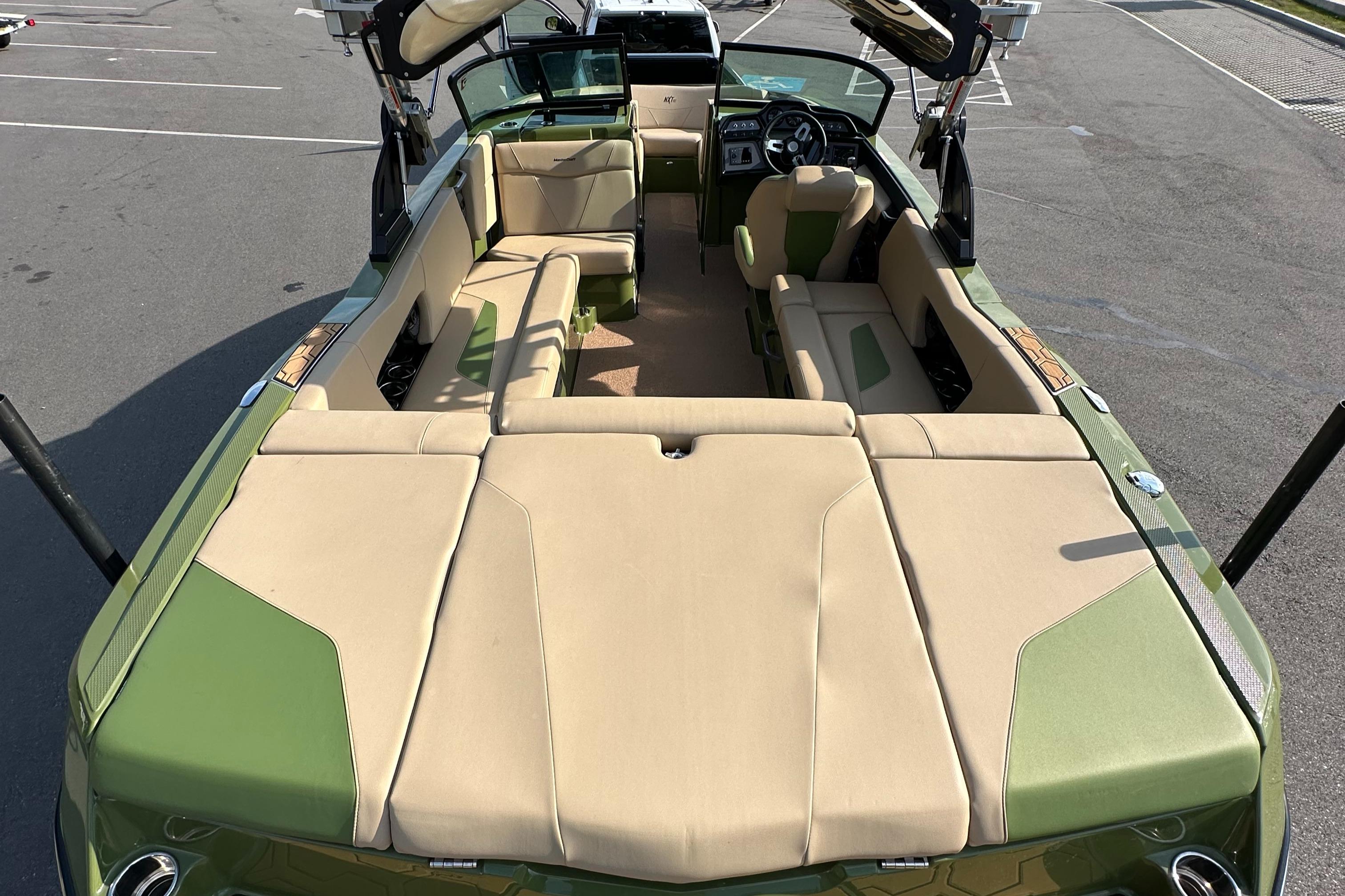 2023 MasterCraft NXT 22