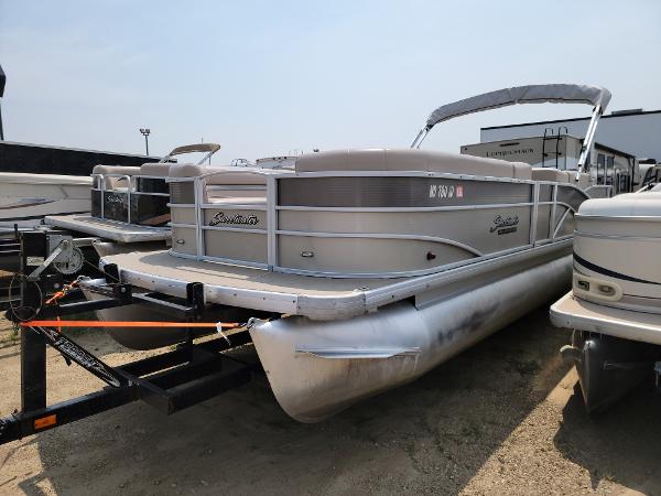 2015 Godfrey Pontoon boat for sale, model of the boat is Sweetwater Premium Edition & Image # 3 of 18