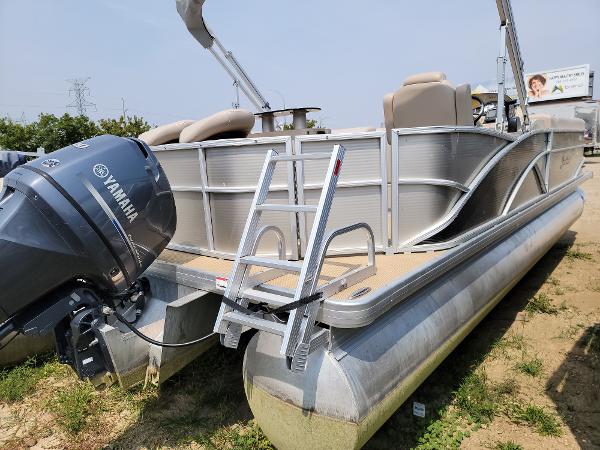 2015 Godfrey Pontoon boat for sale, model of the boat is Sweetwater Premium Edition & Image # 6 of 18