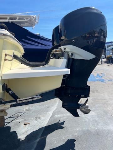 2006-jupiter-31-center-console-power-9724255-20250321123438322-1_XLARGE