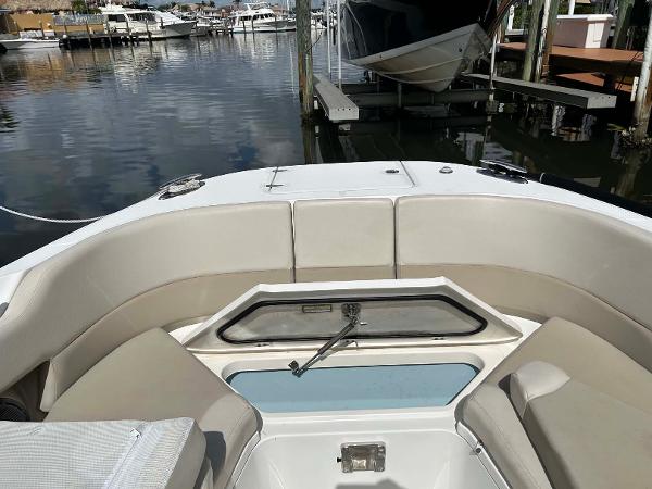 32' Boston Whaler, Listing Number 100914591, - Photo No. 5