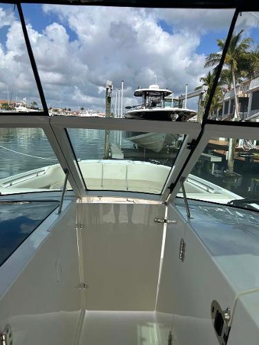 32' Boston Whaler, Listing Number 100914591, - Photo No. 6