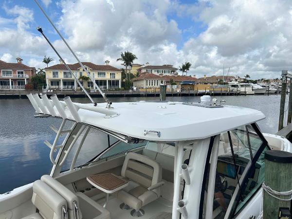 32' Boston Whaler, Listing Number 100914591, Image No. 7