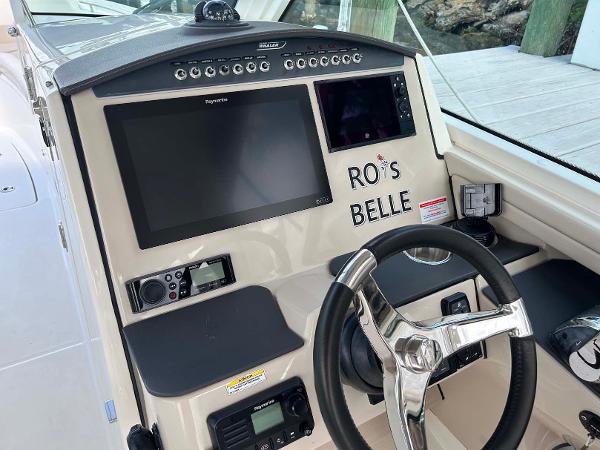 32' Boston Whaler, Listing Number 100914591, - Photo No. 10