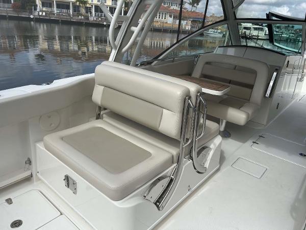 32' Boston Whaler, Listing Number 100914591, Image No. 17
