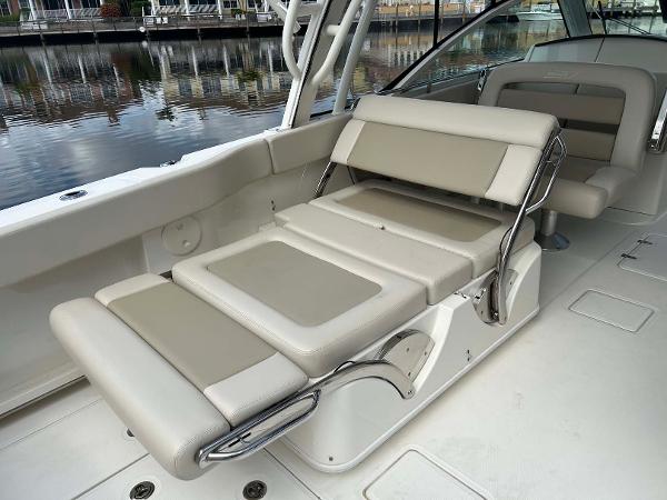 32' Boston Whaler, Listing Number 100914591, Image No. 18