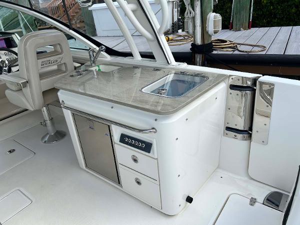32' Boston Whaler, Listing Number 100914591, - Photo No. 23