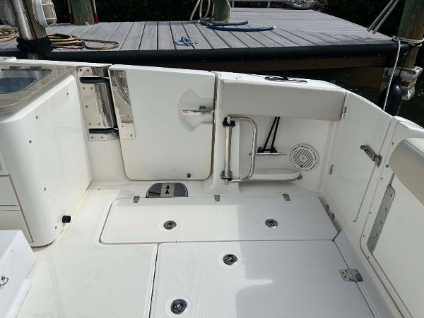 32' Boston Whaler, Listing Number 100914591, - Photo No. 29