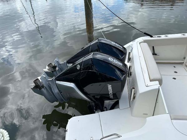 32' Boston Whaler, Listing Number 100914591, - Photo No. 33
