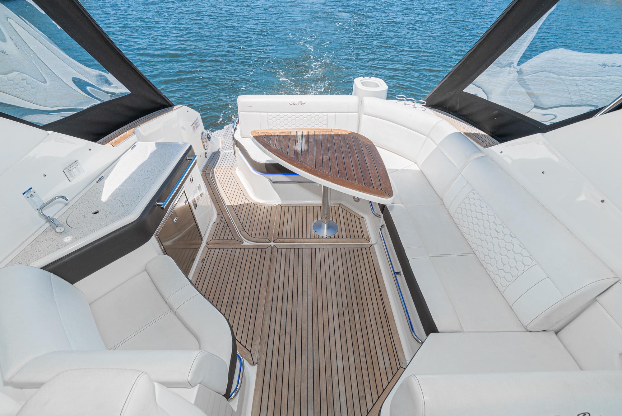 2019 Sea Ray 320 Sundancer #TBRM1117G inventory image at Sun Country Marine Group, San Diego Harbor Island 2019 Sea Ray 320 Sundancer #TBRM1117G inventory image at Sun Country Marine Group, San Diego Harbor Island