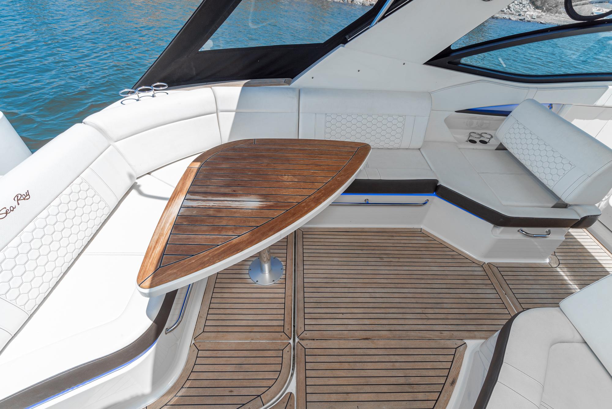 2019 Sea Ray 320 Sundancer #TBRM1117G inventory image at Sun Country Marine Group, San Diego Harbor Island 2019 Sea Ray 320 Sundancer #TBRM1117G inventory image at Sun Country Marine Group, San Diego Harbor Island