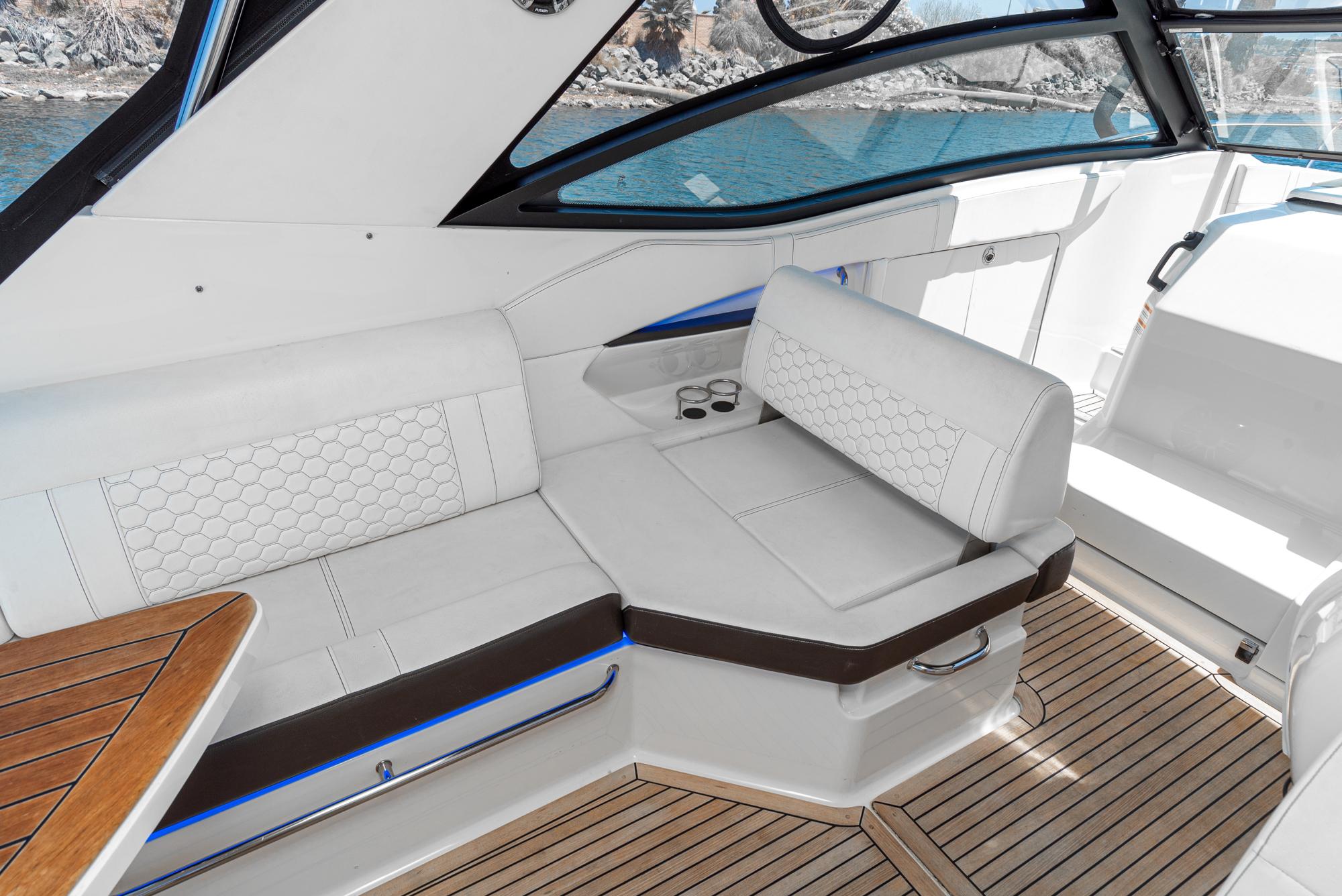 2019 Sea Ray 320 Sundancer #TBRM1117G inventory image at Sun Country Marine Group, San Diego Harbor Island 2019 Sea Ray 320 Sundancer #TBRM1117G inventory image at Sun Country Marine Group, San Diego Harbor Island