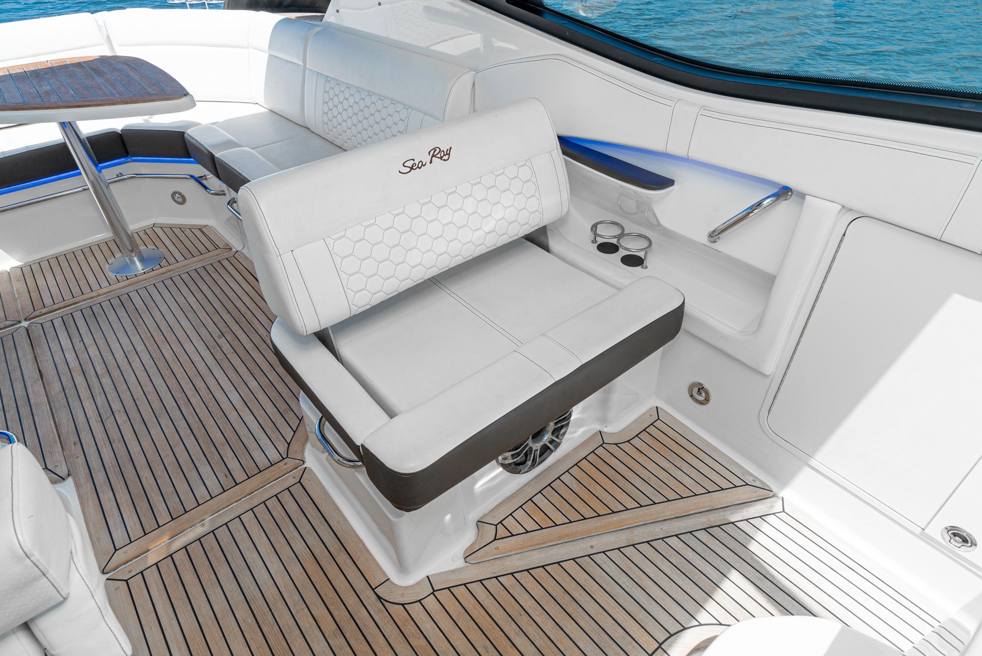 2019 Sea Ray 320 Sundancer #TBRM1117G inventory image at Sun Country Marine Group, San Diego Harbor Island 2019 Sea Ray 320 Sundancer #TBRM1117G inventory image at Sun Country Marine Group, San Diego Harbor Island