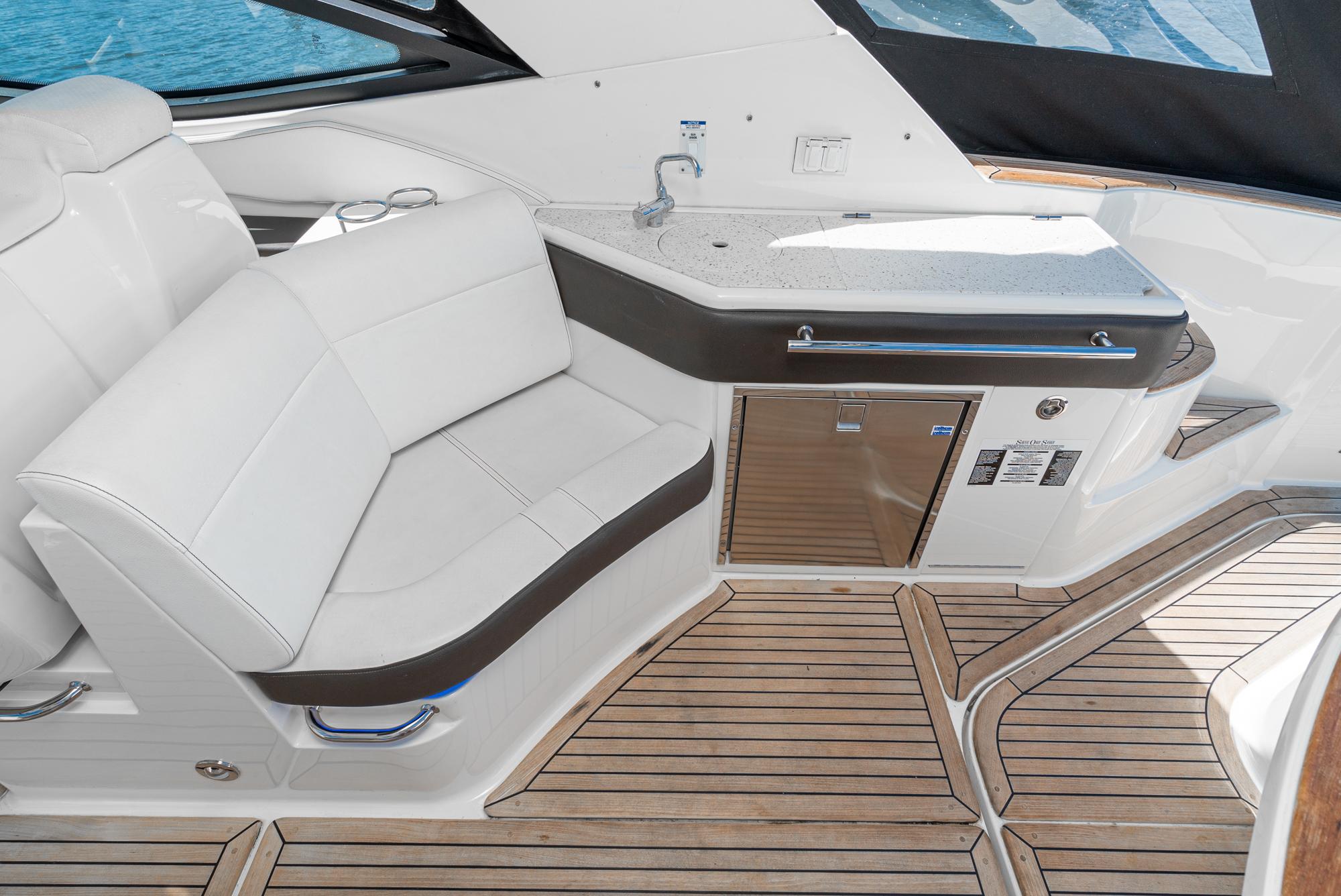 2019 Sea Ray 320 Sundancer #TBRM1117G inventory image at Sun Country Marine Group, San Diego Harbor Island 2019 Sea Ray 320 Sundancer #TBRM1117G inventory image at Sun Country Marine Group, San Diego Harbor Island