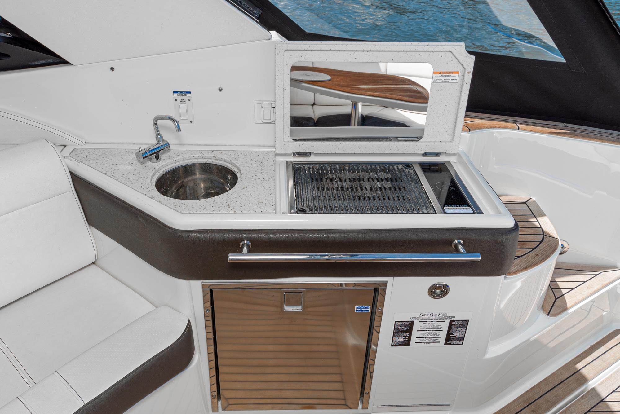 2019 Sea Ray 320 Sundancer #TBRM1117G inventory image at Sun Country Marine Group, San Diego Harbor Island 2019 Sea Ray 320 Sundancer #TBRM1117G inventory image at Sun Country Marine Group, San Diego Harbor Island