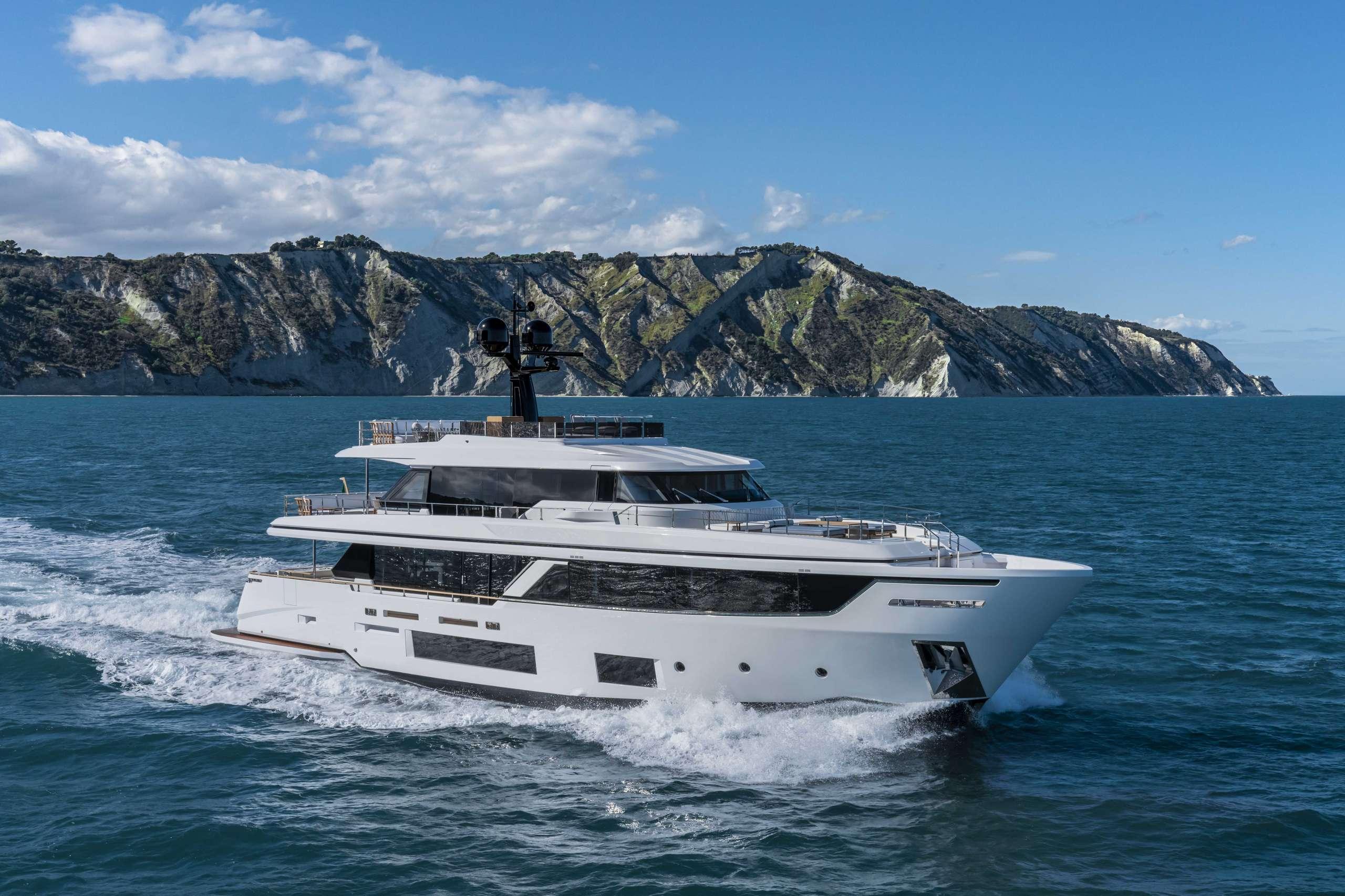 Custom Line Navetta 30