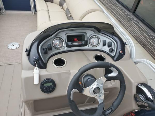 2020 Sun Tracker boat for sale, model of the boat is Party Barge 22 RF XP3 & Image # 5 of 6