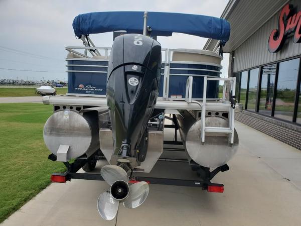 2020 Sun Tracker boat for sale, model of the boat is Party Barge 22 RF XP3 & Image # 3 of 6