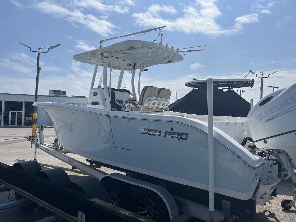 2021 Sea Pro 259- Exterior Port Side