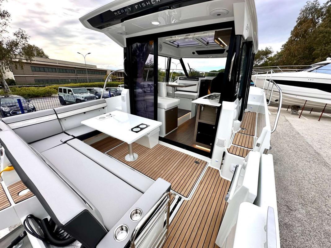 Jeanneau Merry Fisher 895