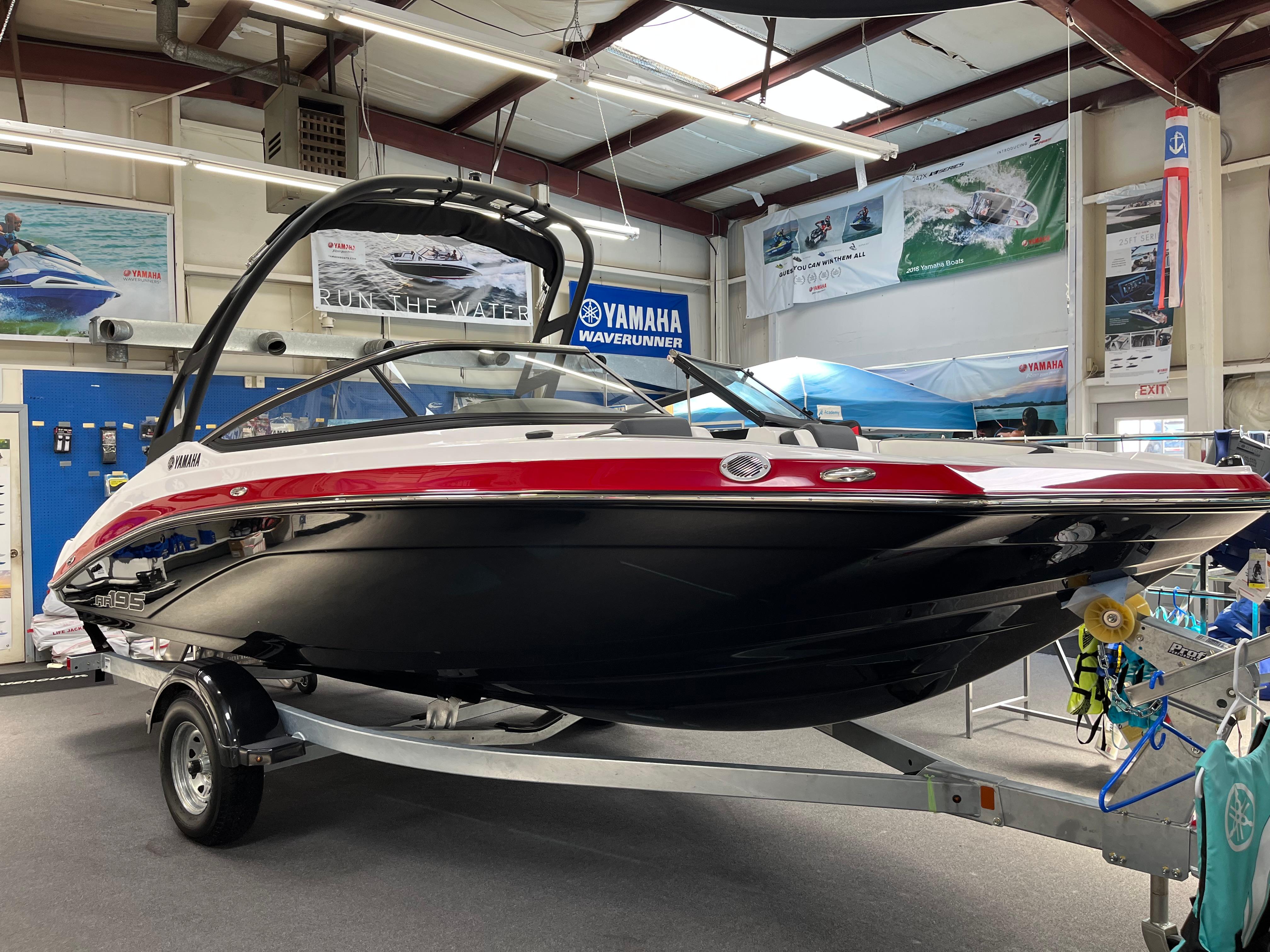 2025 Yamaha Boats AR195