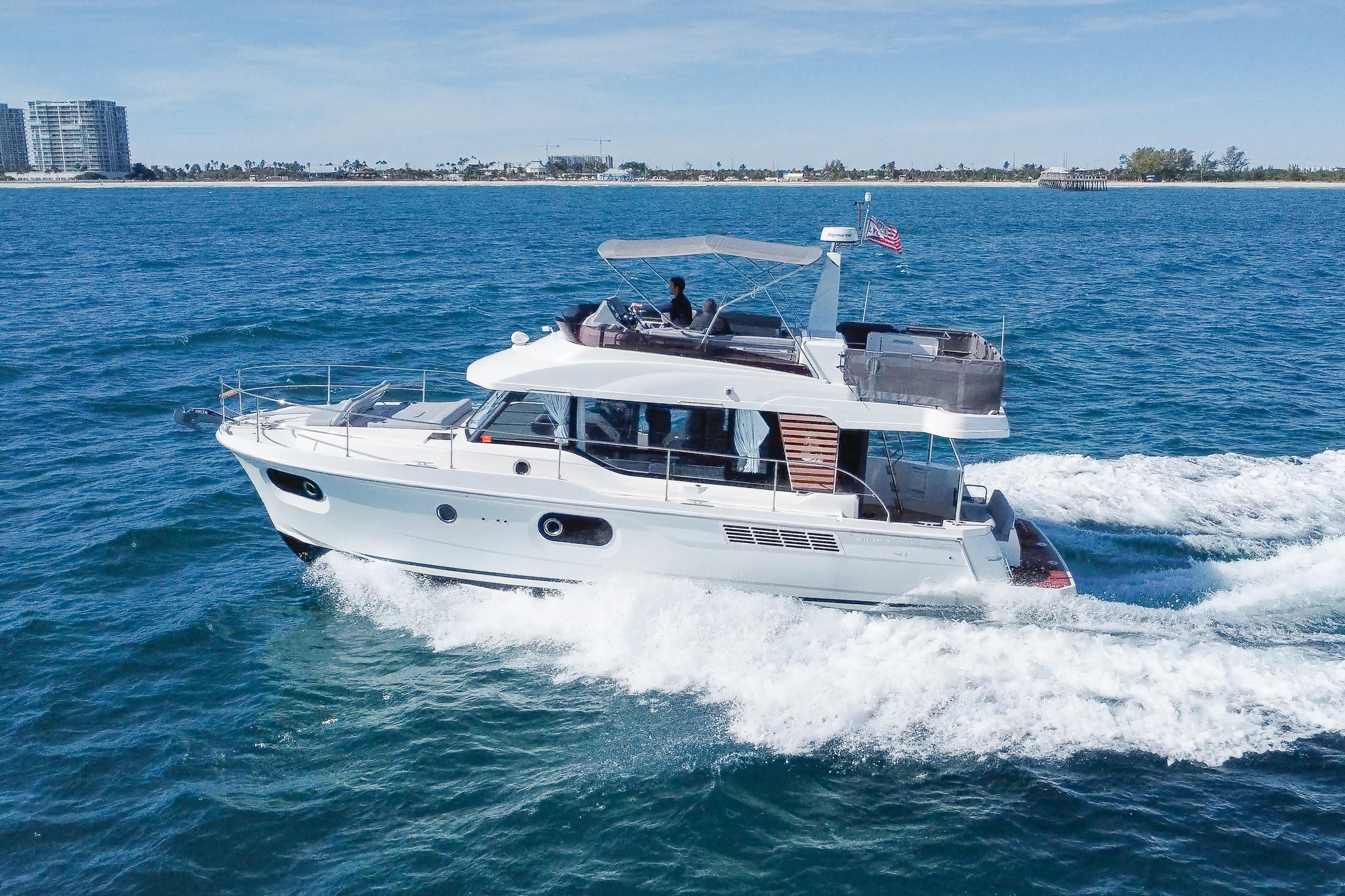 2025 Beneteau Swift Trawler 41 Fly