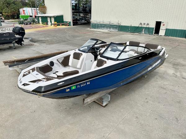 25' Scarab, Listing Number 100910647, - Photo No. 1