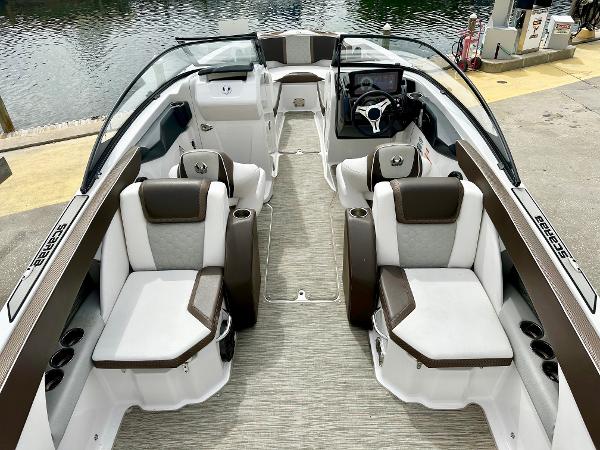 25' Scarab, Listing Number 100910647, - Photo No. 4