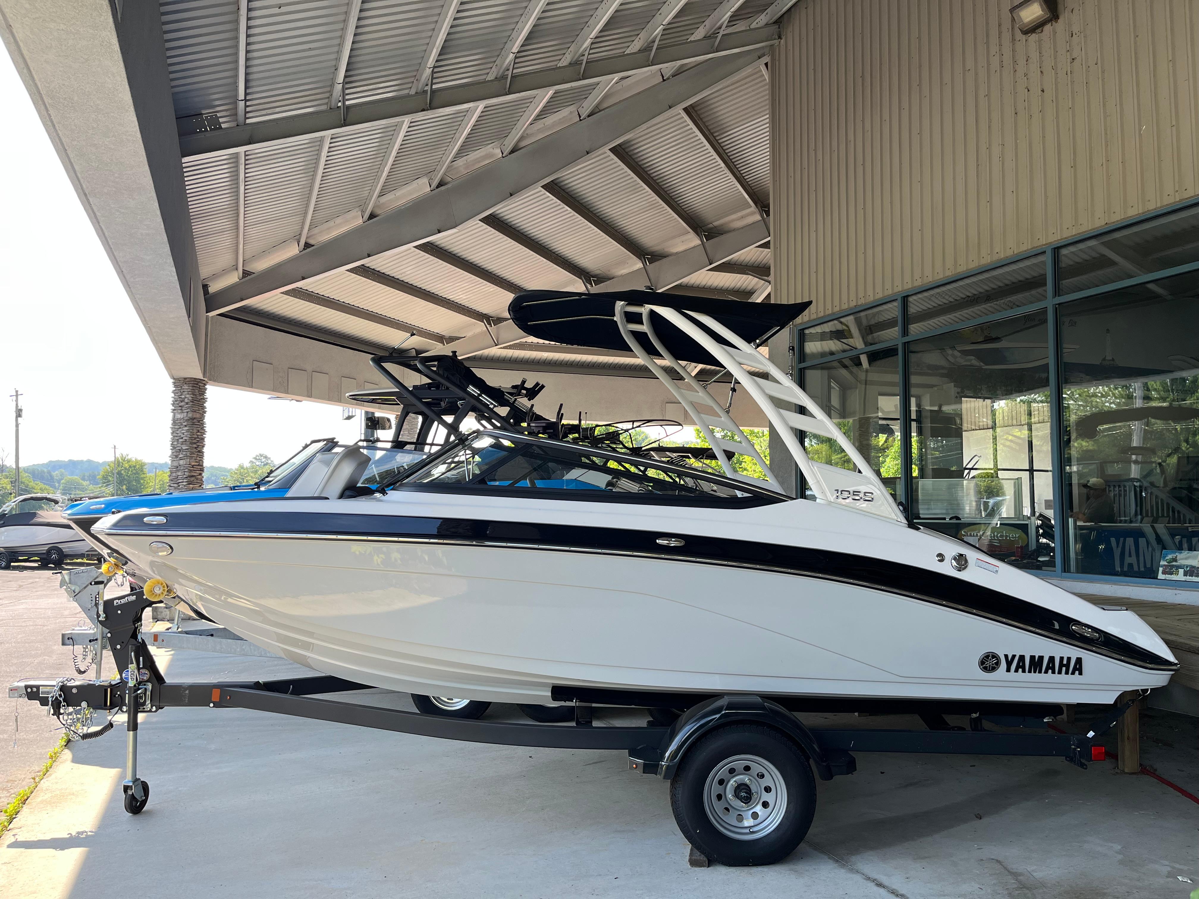 2025 Yamaha Boats 195S