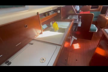 Beneteau Oceanis 36 CC video