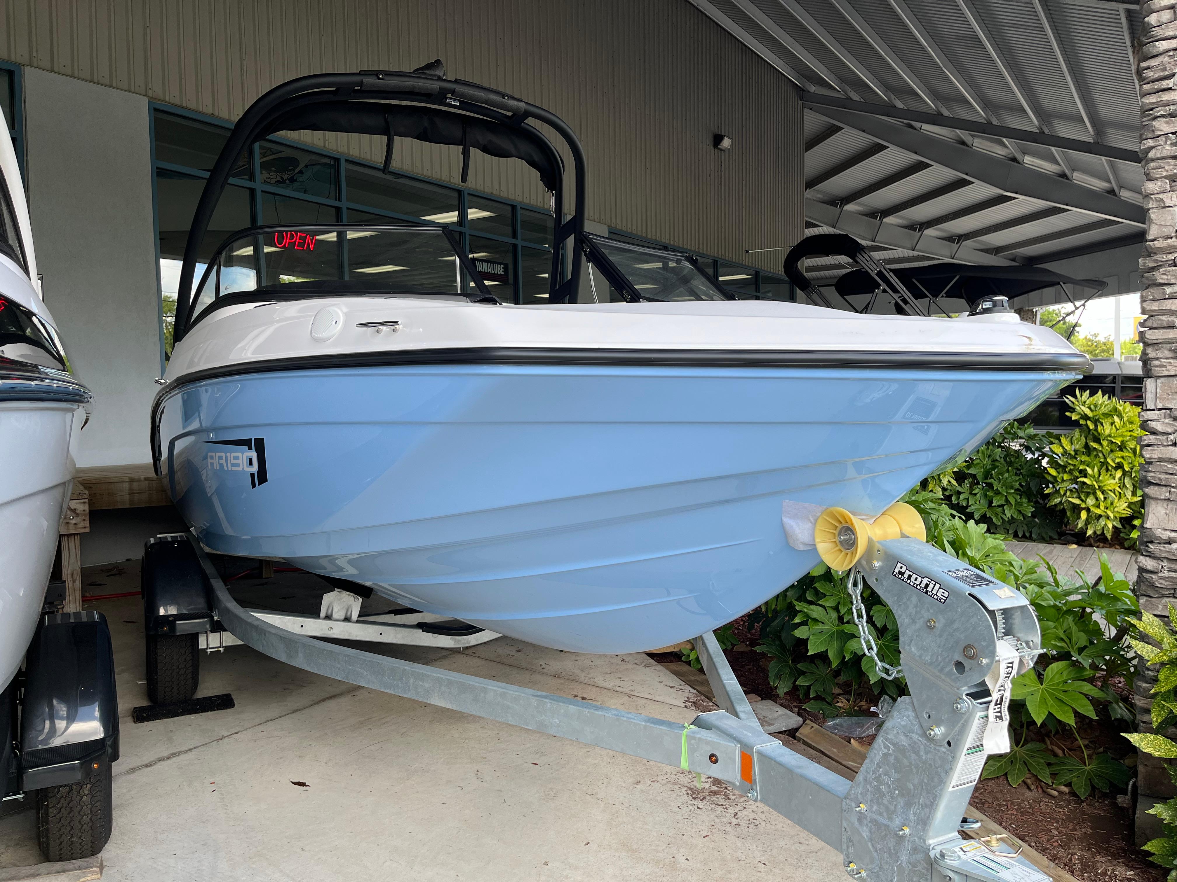 2025 Yamaha Boats AR190