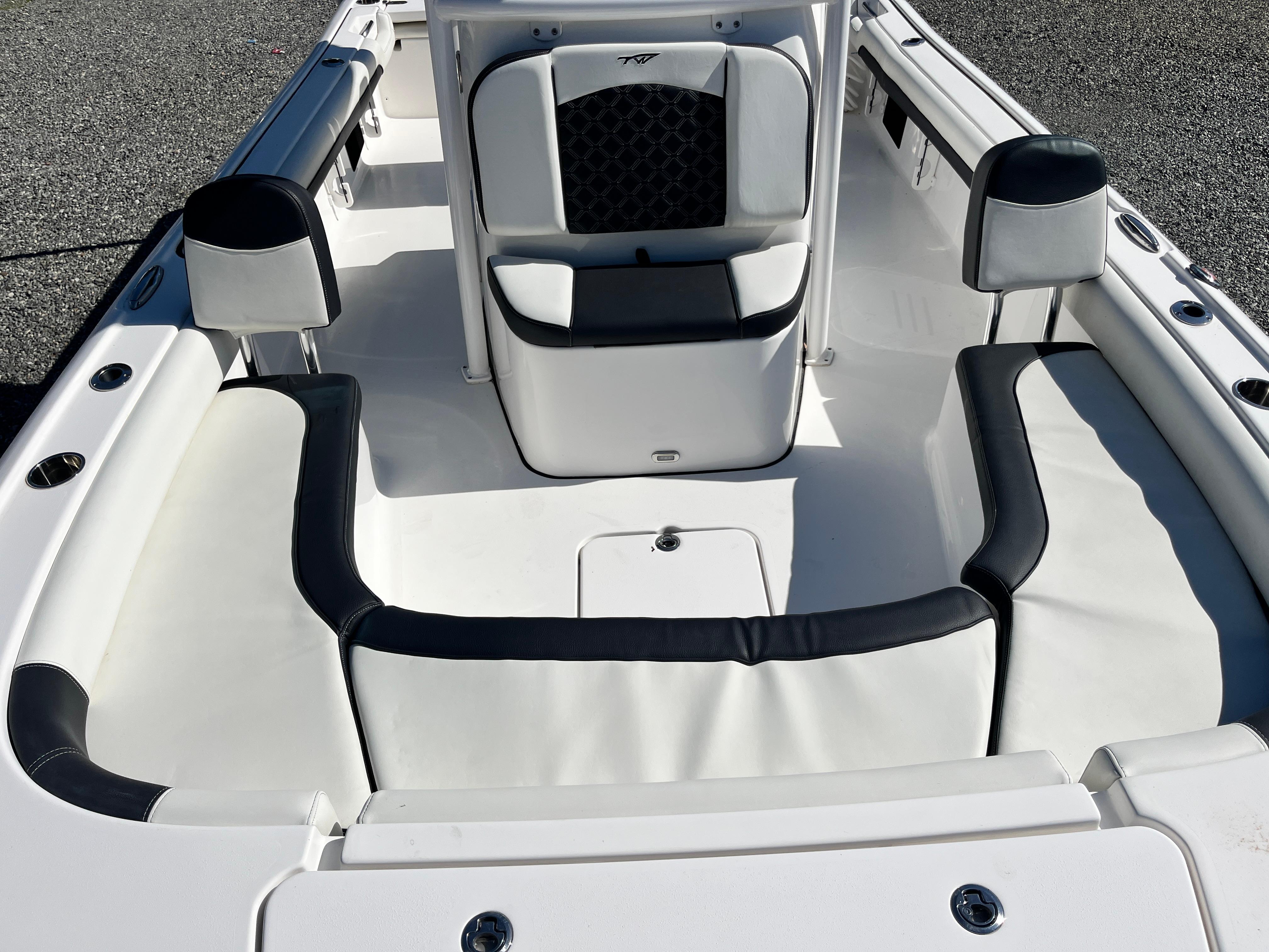 2021-tidewater-2500-carolina-bay-power-9724313-20250321135133710-1_XLARGE