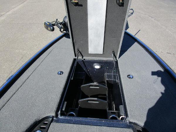 2021 Nitro boat for sale, model of the boat is Z19 Pro & Image # 12 of 28