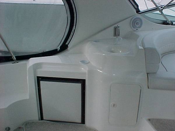 Wet Bar / Refrigerator Cockpit